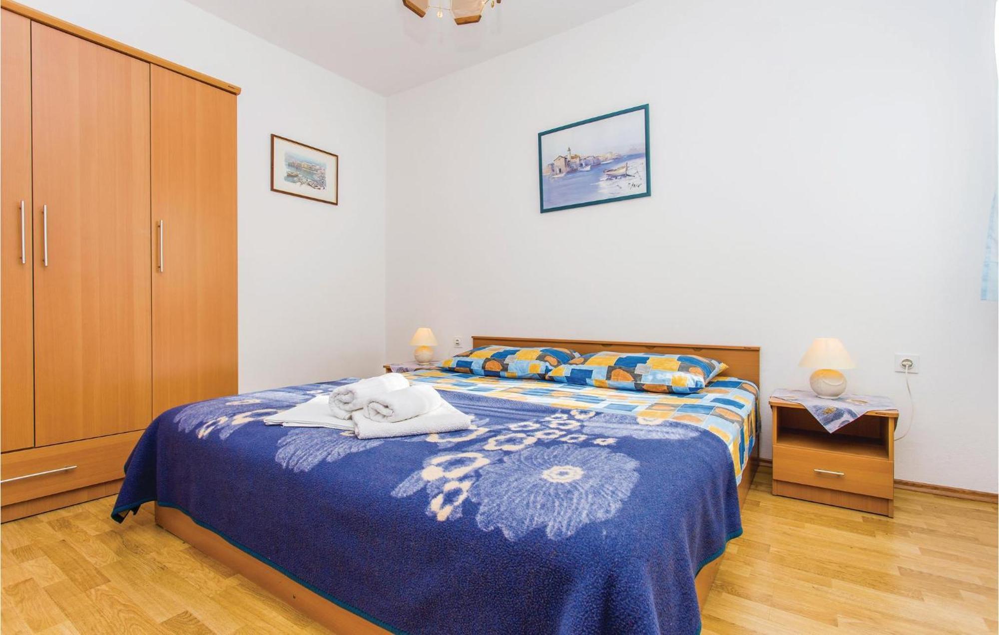 1 Bedroom Awesome Apartment In Malinska Exterior photo