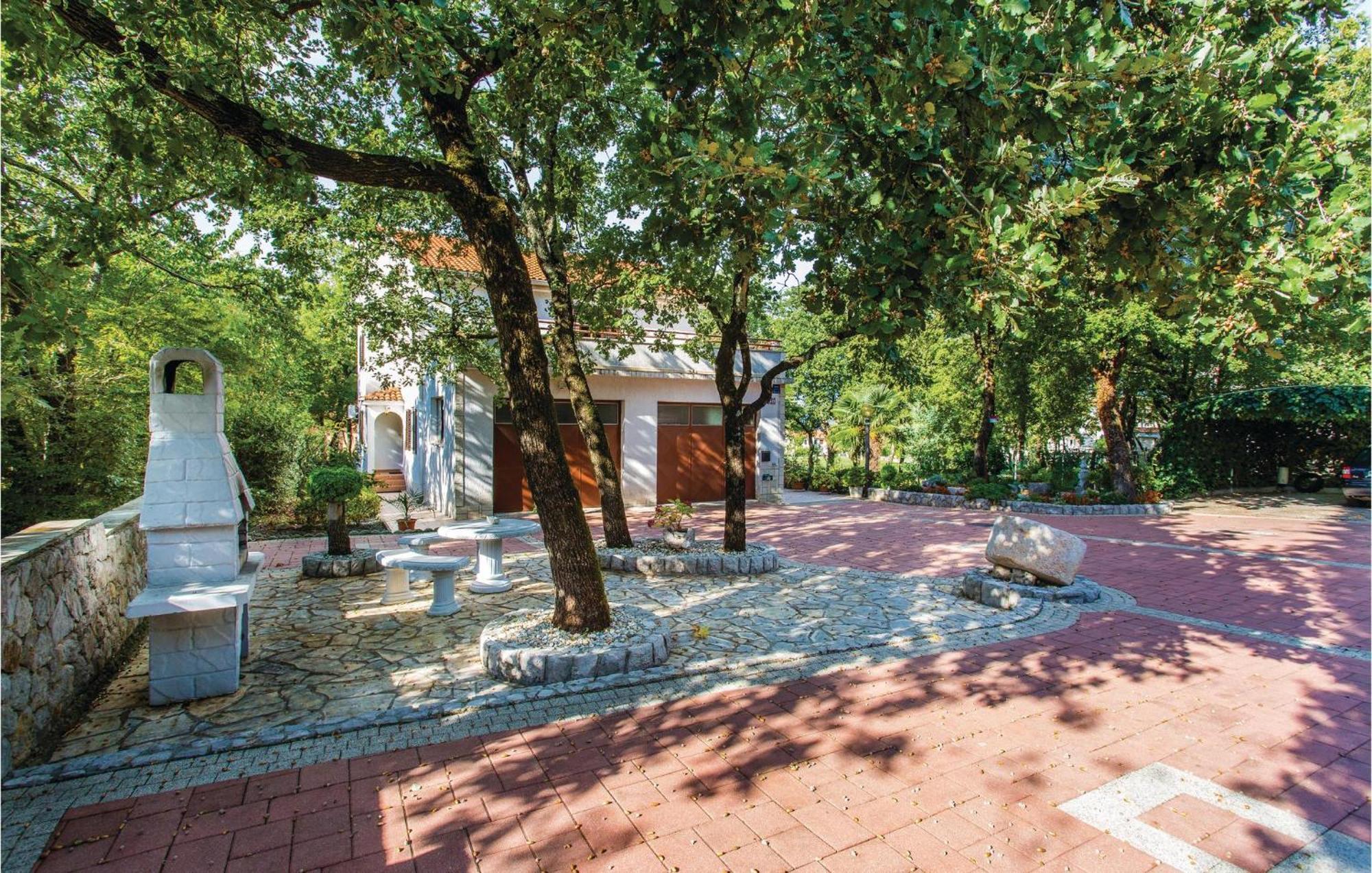 1 Bedroom Awesome Apartment In Malinska Exterior photo